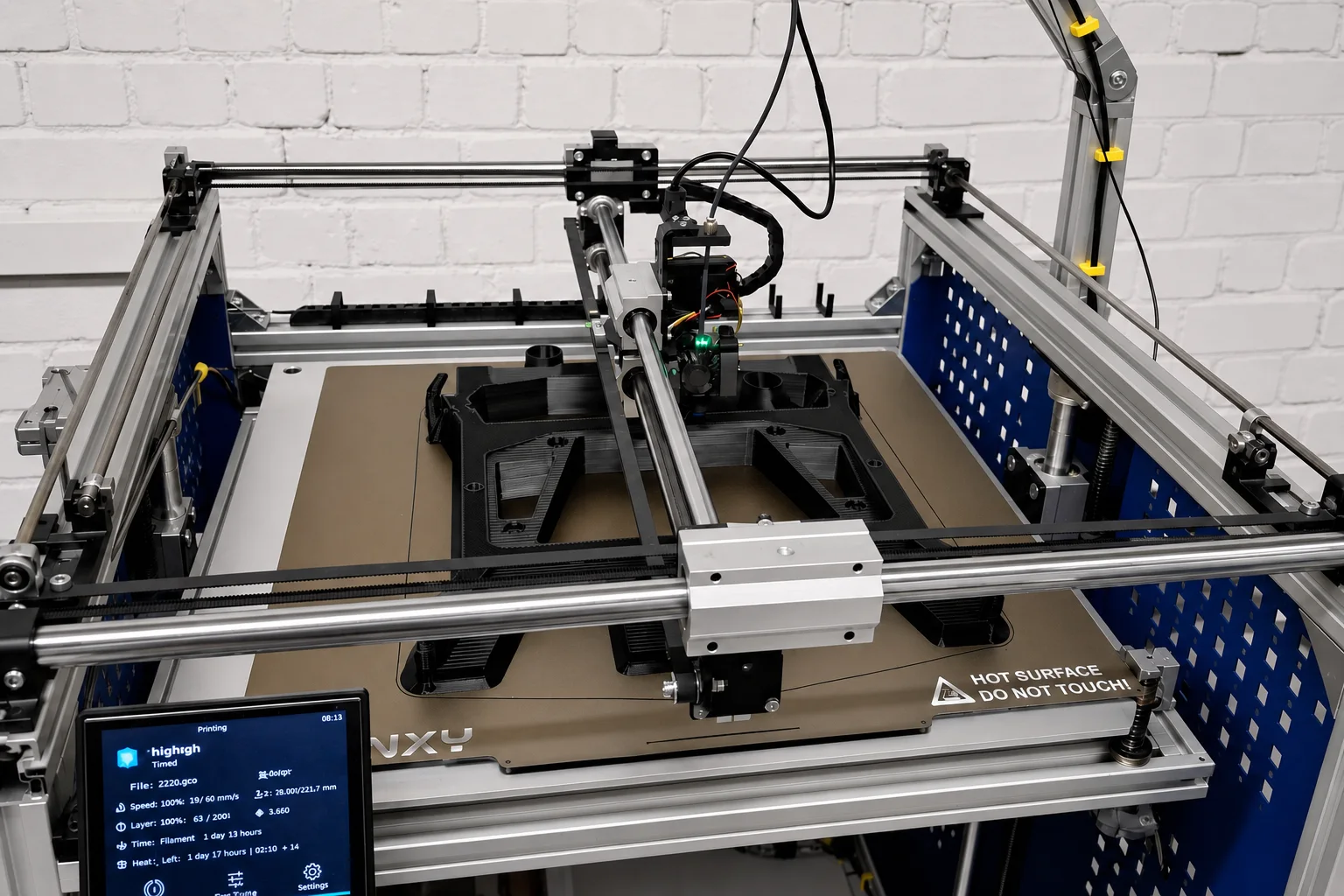Didelio formato FDM spausdintuvas gamina didelę techninę detalę